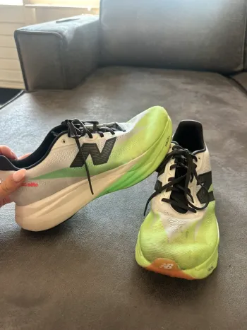 Brugt New Balance FuelCell Supercomp Elite V5 bike — billede 2 af 8