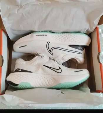 Used Nike Zoom Invincible Run Running Shoes