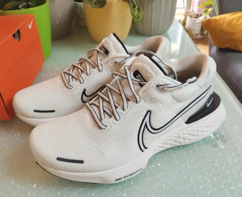 Used Nike Zoom Invincible Run bike — image 5 of 10