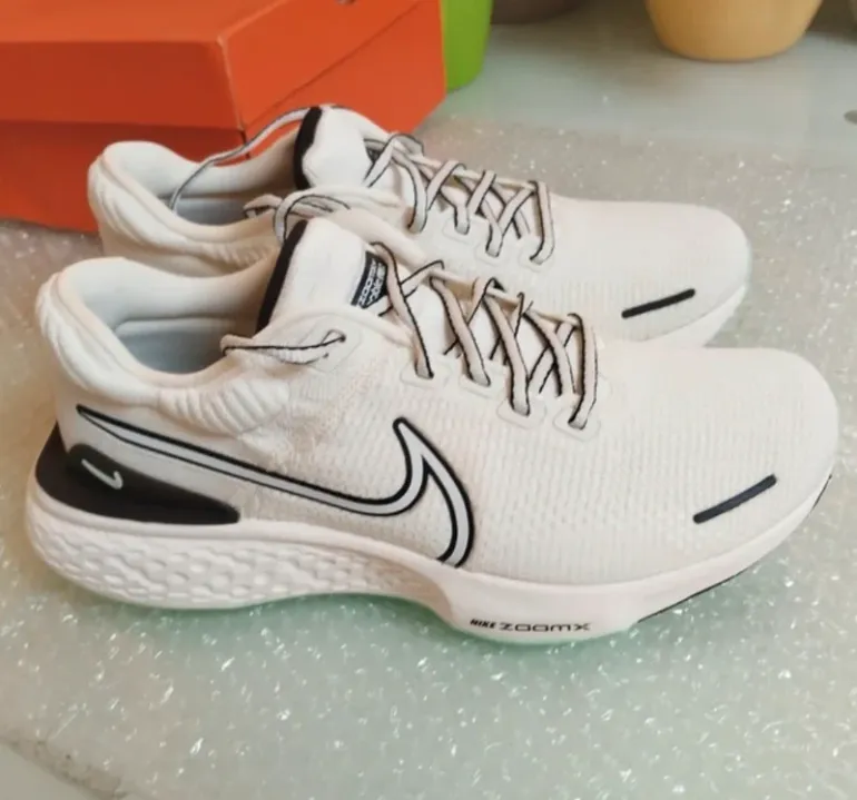 Used Nike Zoom Invincible Run bike — image 7 of 10
