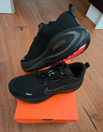 Used Nike Vomero Plus Running Shoes