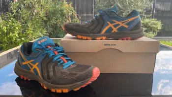 Used Asics Fuji attack Running Shoes