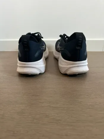 Used Asics Gel Kayano 32 bike — image 3 of 4
