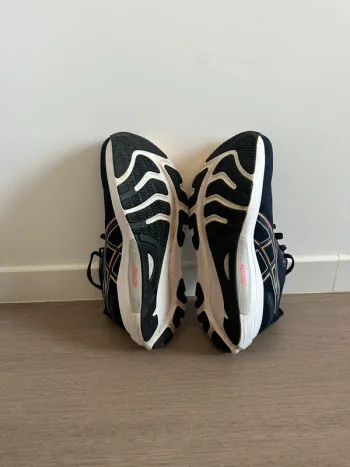 Used Asics Gel Kayano 32 bike — image 4 of 4