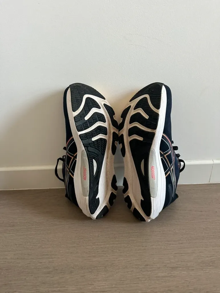 Used Asics Gel Kayano 32 bike — image 4 of 4