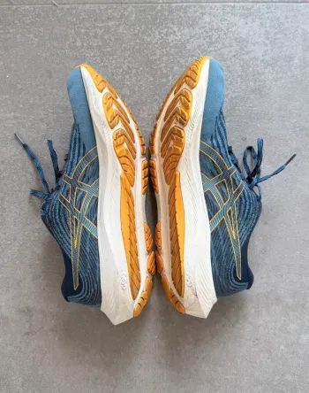 Used Asics Gel-Kayano Lite 3 bike — image 3 of 6