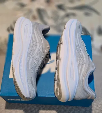 Hoka sneakers bike d'occasion — image 7 sur 12