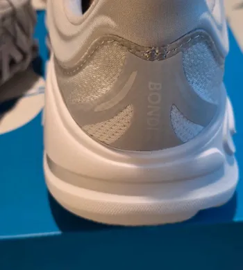 Hoka sneakers bike d'occasion — image 9 sur 12