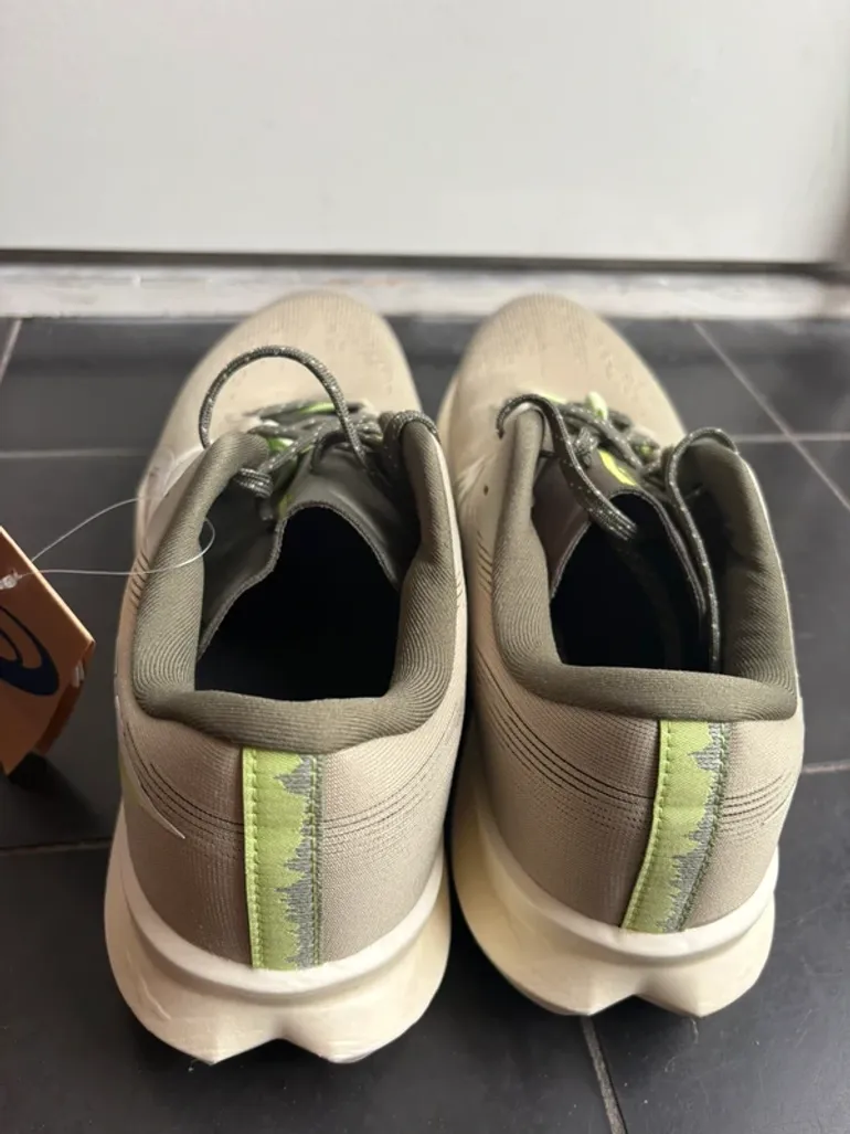 Tweedehands Asics Fujilite 6 bike — afbeelding 3 van 6