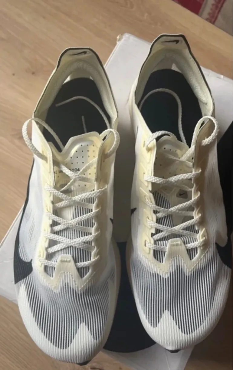Używany Nike Vaporfly 4 bike — zdjęcie 2 z 3