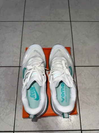 Used Nike Vomero Plus bike — image 4 of 5