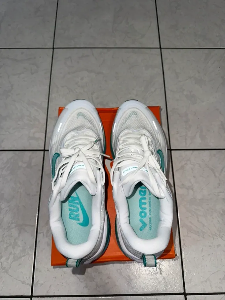Used Nike Vomero Plus bike — image 4 of 5