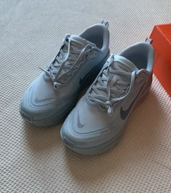 Used Nike Vomero Plus bike — image 2 of 5