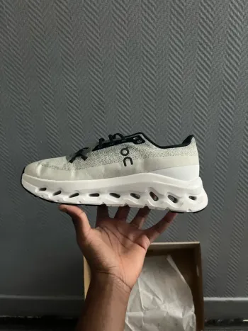 Käytetty On Running Shoes bike — kuva 4 / 5