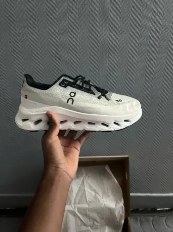 Käytetty On Running Shoes bike — kuva 2 / 5