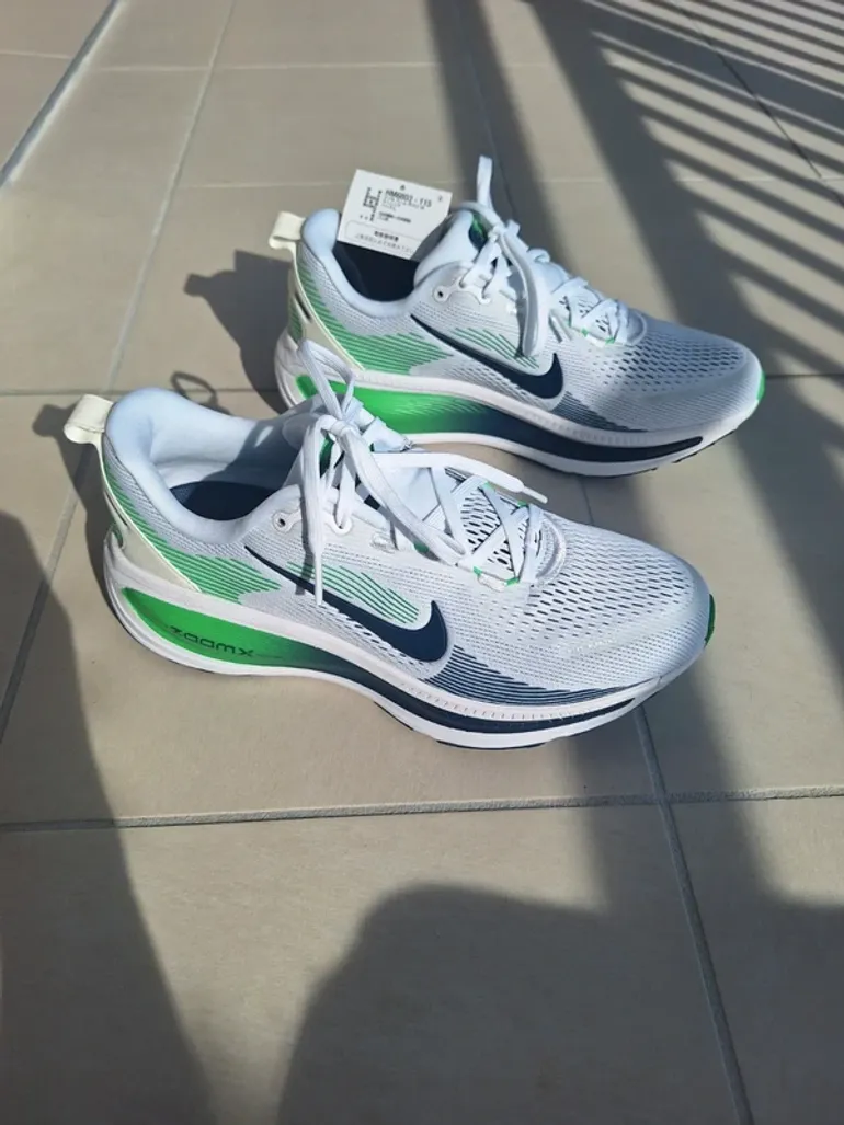 Used Nike Zoom Vomero 18 bike — image 2 of 5