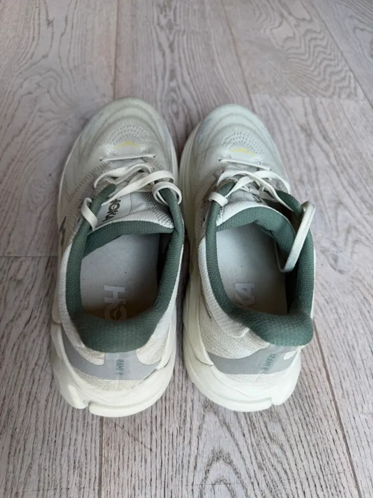 Hoka Arahi 8 bike d'occasion — image 5 sur 7