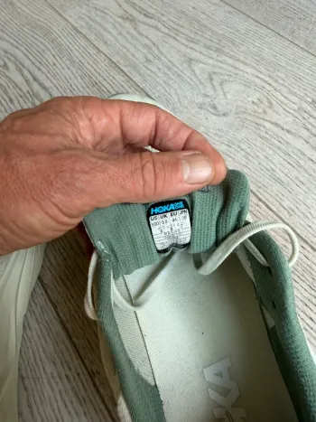 Hoka Arahi 8 bike d'occasion — image 6 sur 7