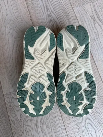 Hoka Arahi 8 bike d'occasion — image 7 sur 7