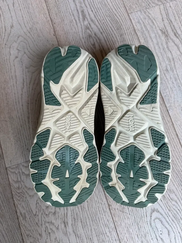 Hoka Arahi 8 bike d'occasion — image 7 sur 7