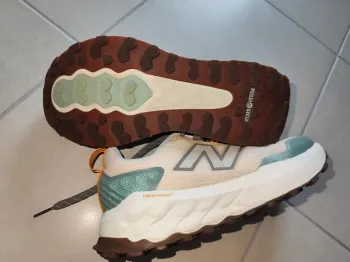 New Balance Sneakers bike usato — immagine 3 di 4