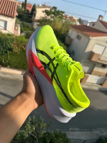 Used Asics Magic Speed 4 Running Shoes
