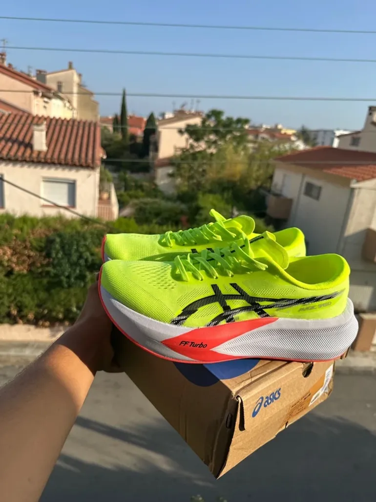 Used Asics Magic Speed 4 bike — image 9 of 10