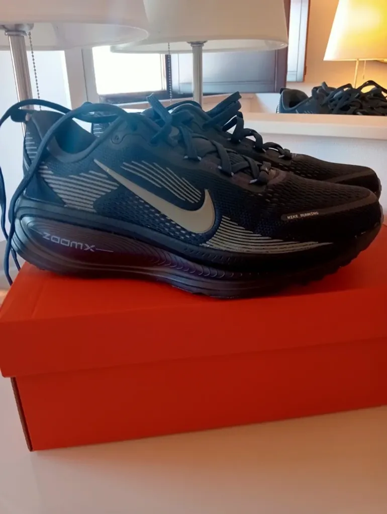 Used Nike Vomero 18 bike — image 2 of 7
