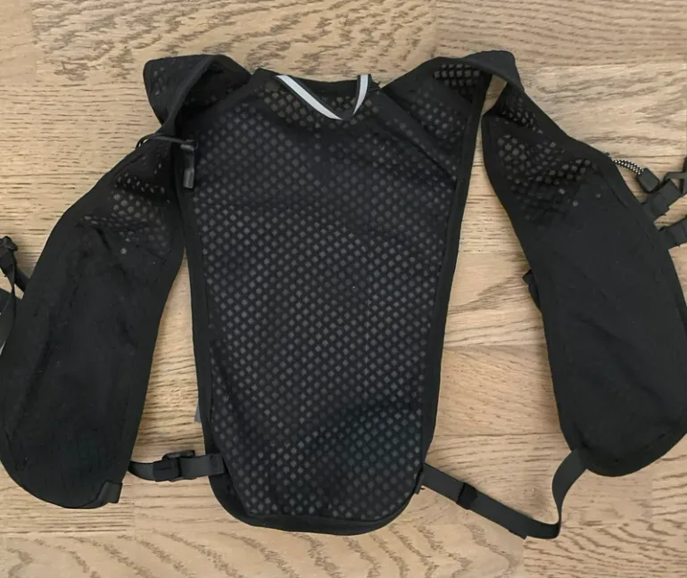 Salomon Outdoor Hydration Vest bike d'occasion — image 7 sur 7