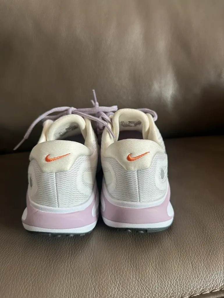 Used Nike sneakers bike — image 3 of 6