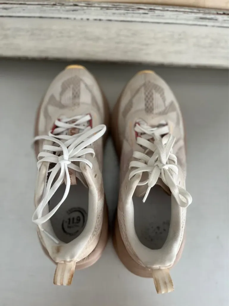 Used Asics Novablast 5 bike — image 8 of 9