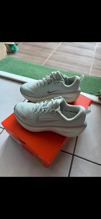 Używany Nike Vomero Plus Running Shoes