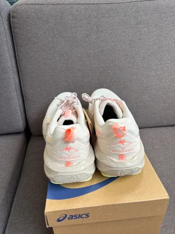 Asics Sonoma 8 bike d'occasion — image 3 sur 9