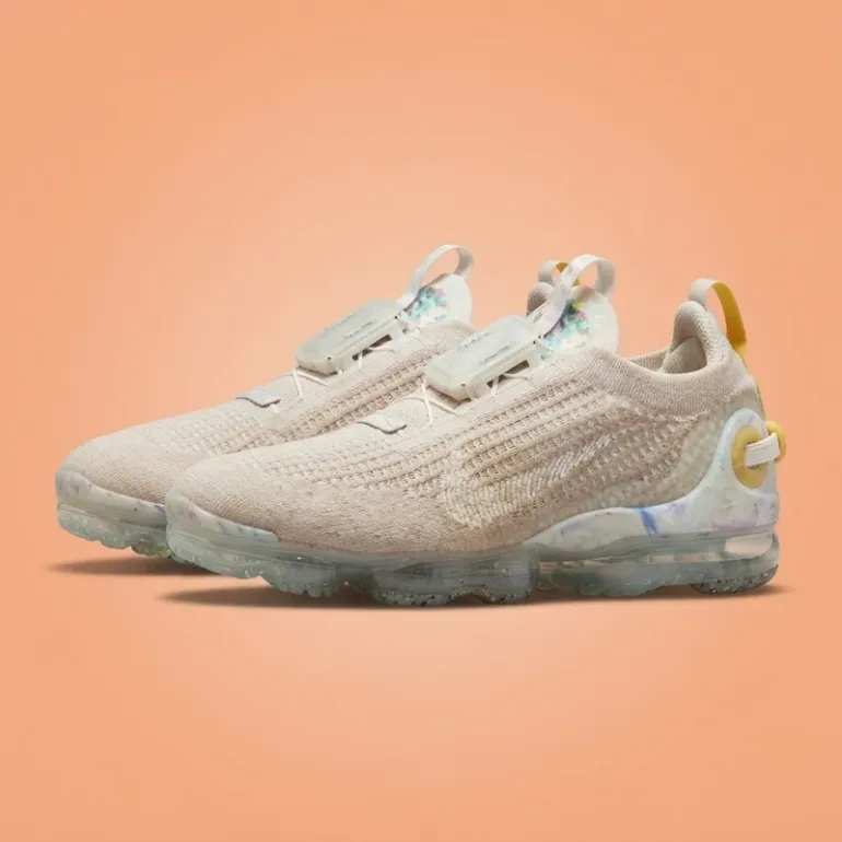 Used Nike Air VaporMax 2020 Flyknit bike — image 2 of 6