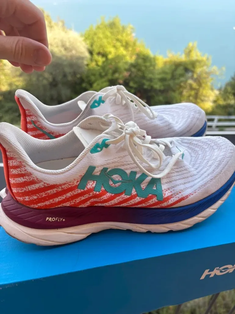 Used Hoka Running Shoes bike — image 2 of 4