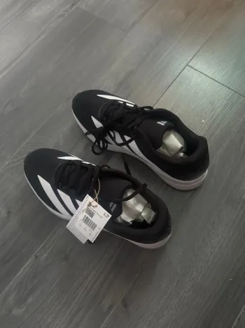 Adidas Baskets de ville Running Shoes d'occasion