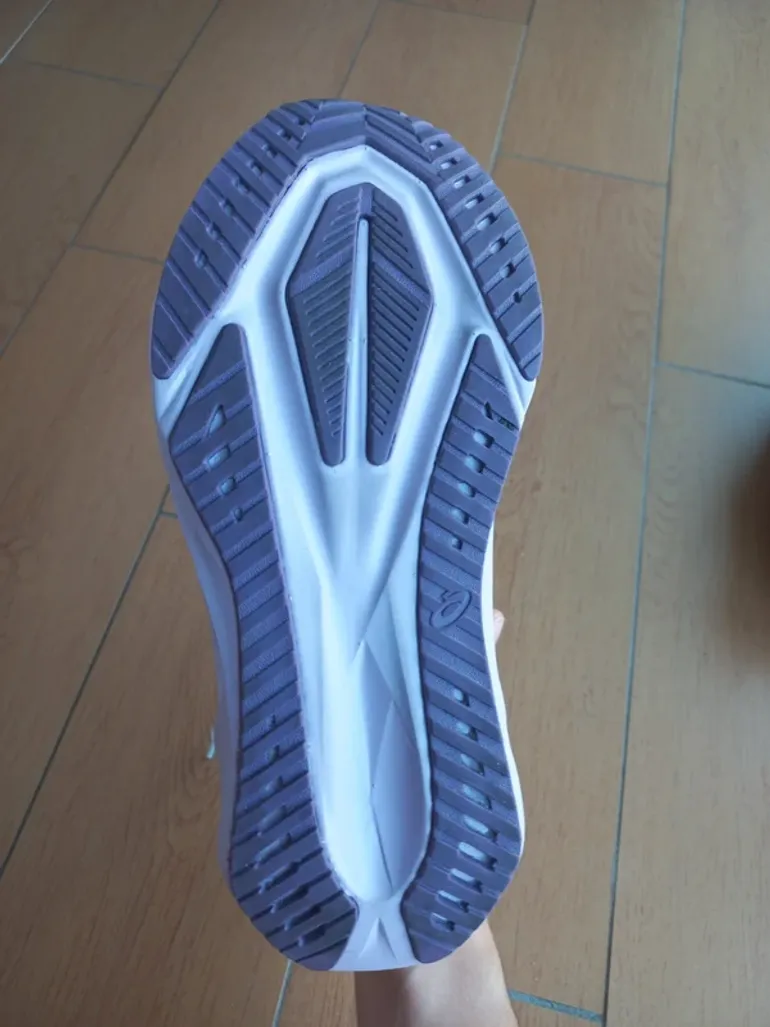 Used White Novablast 5 bike — image 4 of 7