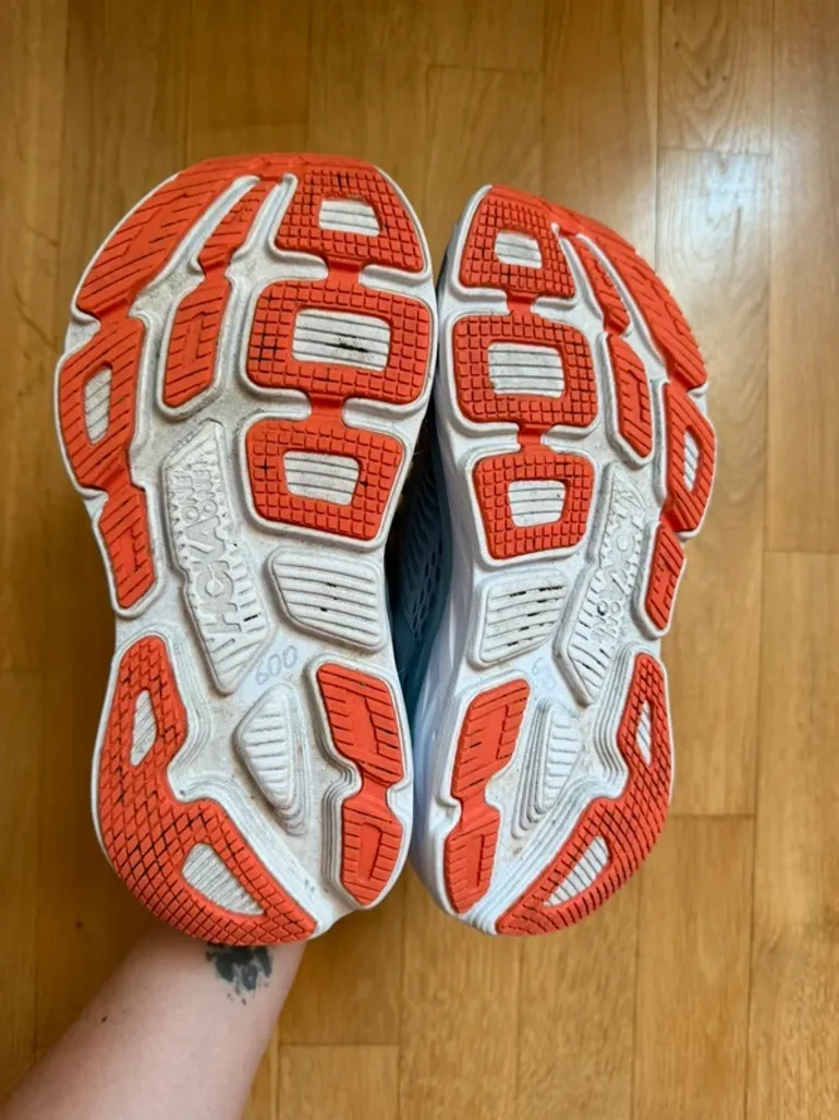 Used Hoka Bondi 7 Wide bike — image 7 of 18