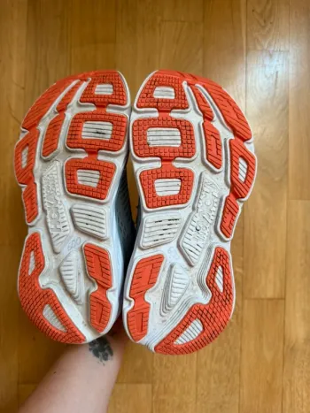 Used Hoka Bondi 7 Wide bike — image 17 of 18