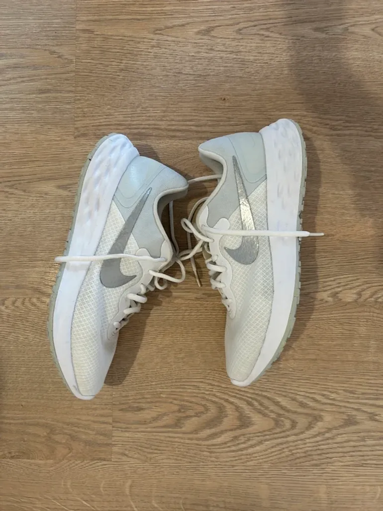 Used Nike Running Blanc/Gris bike — image 2 of 4
