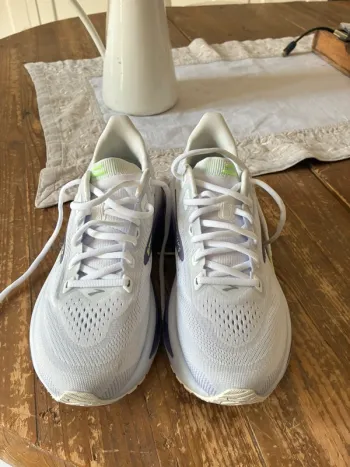 Used Brooks Ghost 19 bike — image 4 of 7