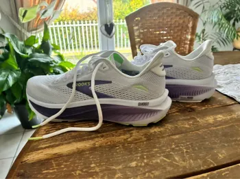 Used Brooks Ghost 19 bike — image 6 of 7