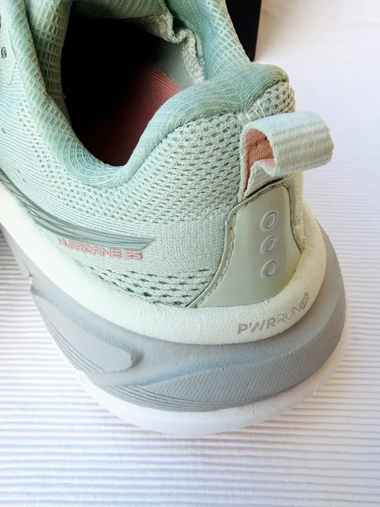 Used Saucony Hurricane 25 bike — image 2 of 8