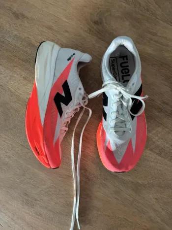 Used New Balance SC Elite v5 Running Shoes