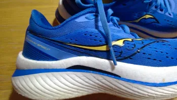 Saucony Endorphin Speed 3 bike d'occasion — image 2 sur 4