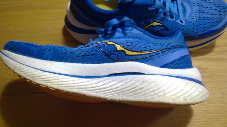 Saucony Endorphin Speed 3 bike d'occasion — image 3 sur 4