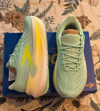 Used Brooks sneakers bike — image 2 of 14