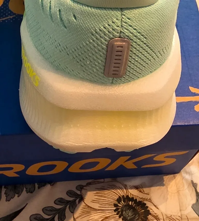 Used Brooks sneakers bike — image 10 of 14