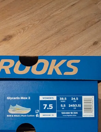 Used Brooks sneakers bike — image 14 of 14