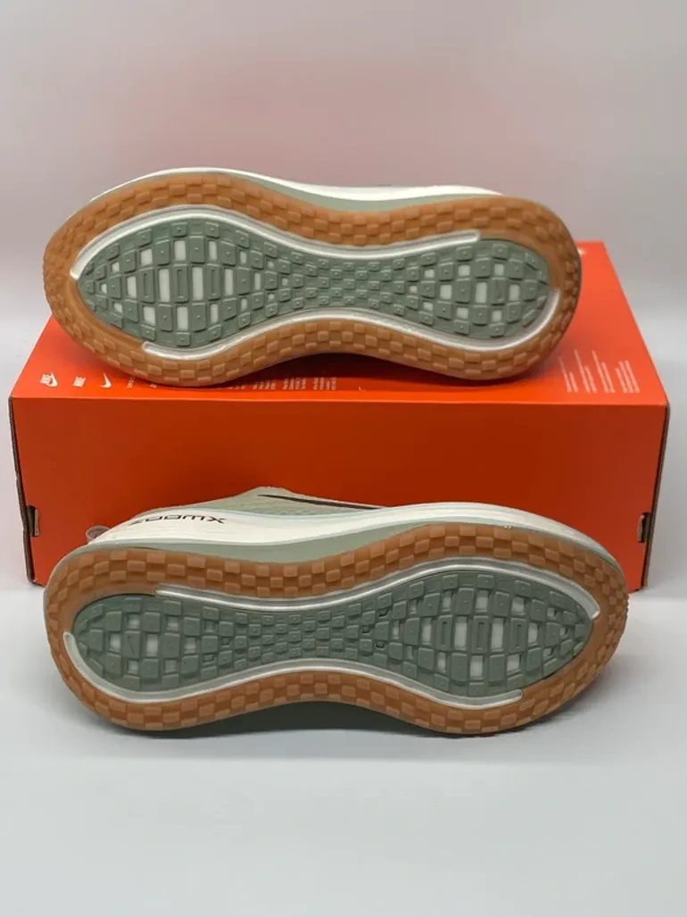 Used Nike Vomero Plus bike — image 8 of 15